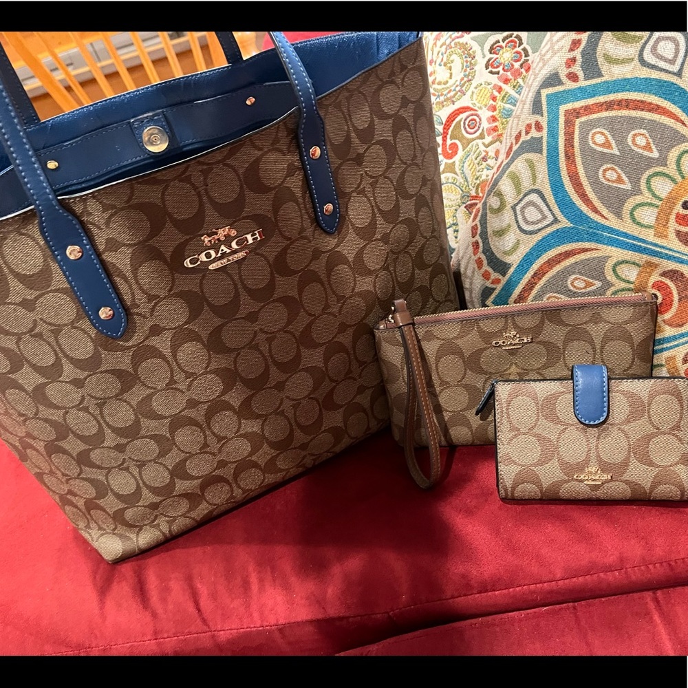 Designer Coach Tote with matching Coach wristlet and Coach wallet!